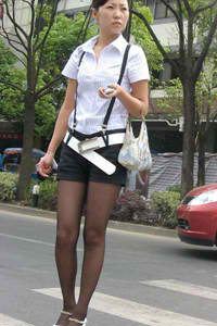 女上男下姿势后左下腹肚子疼